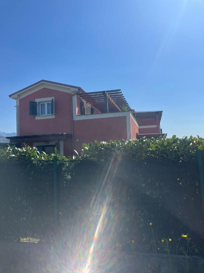 Il Casale Rosso Monolocale Cinque Terre-Toscana Caniparola di Fosdinovo Экстерьер фото